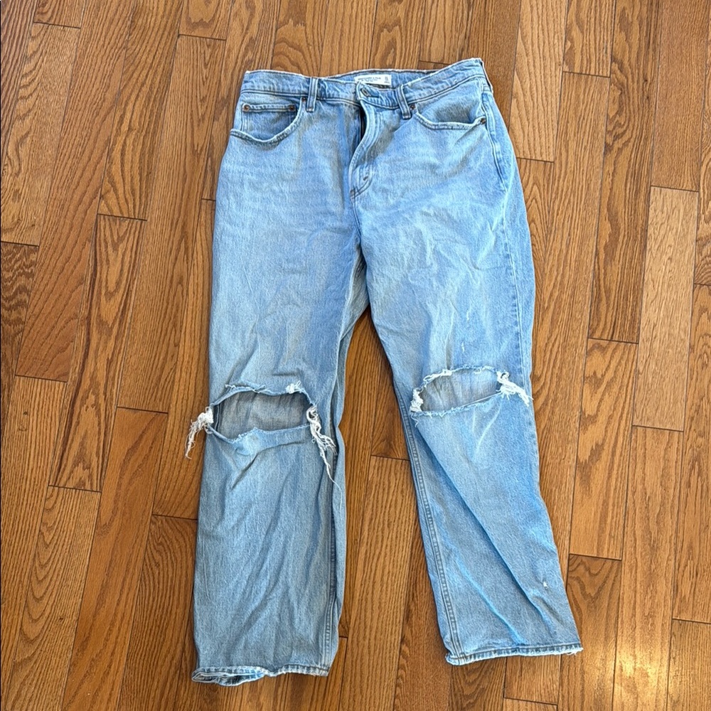 Abercrombie 90s relaxed high rise Distressed Jean